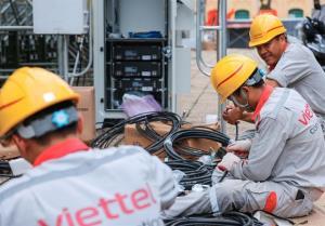 Vietnam Report announces top 30 strategic investment corporations for first time