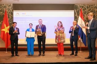 Việt Nam and Netherlands strengthen cooperation in green, smart logistics