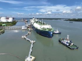 Market inches higher despite low liquidity