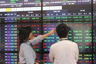 Selling pressure weighs on stocks as VN-Index pares gains