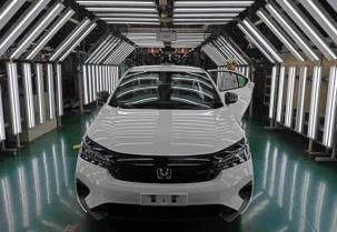 Sales stall as Việt Nam car market hits the brakes