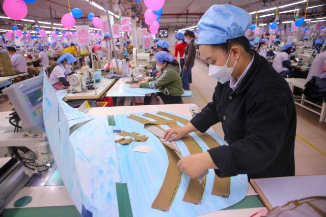 Việt Nams garment-textile exports expected to reach US44 billion this year