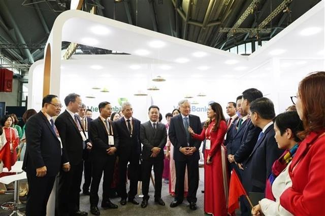 Việt Nam commits to digital finance, global cooperation: Deputy PM