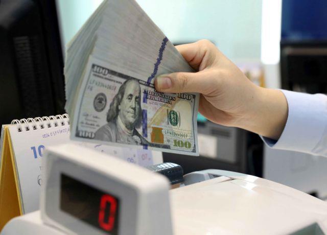 VN banks launch handbook to combat online fraud