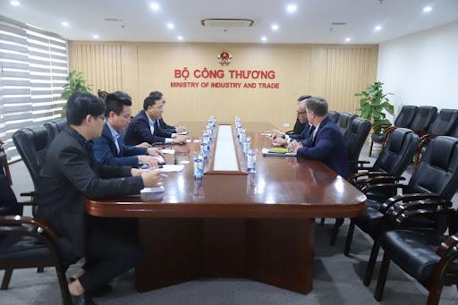 HSBC commits 12 billion to support Việt Nams energy transition