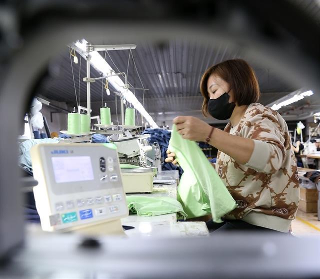 ​​​​​​​Womens participation critical to fuel Việt Nams green ambitions