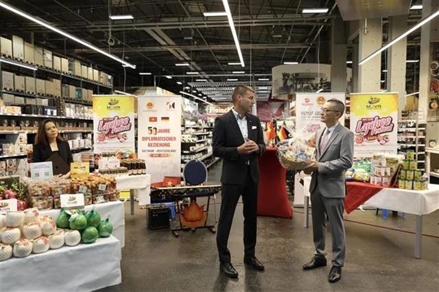 Vietnamese Goods Day promotes Bắc Giang lychees in Germany