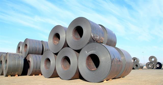 Blue-chips underperform as steel tariff news weighs on sentiment