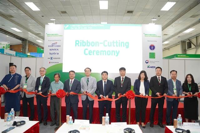 Advanced South Korean medical devices on display in Hà Nội