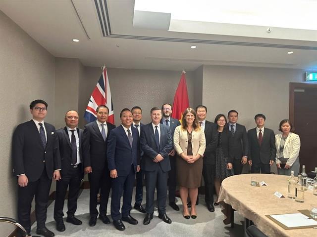 Việt Nam, UK boost economic, trade ties