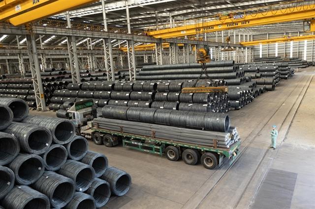 Steel sector turns to domestic market amid export difficulties
