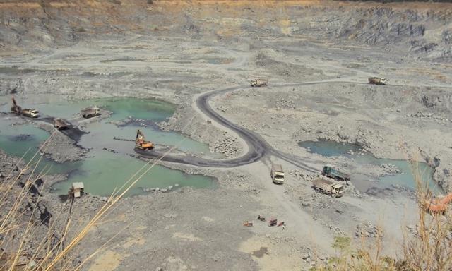 Lack of construction materials threatens to stymie key HCM City infrastructure works