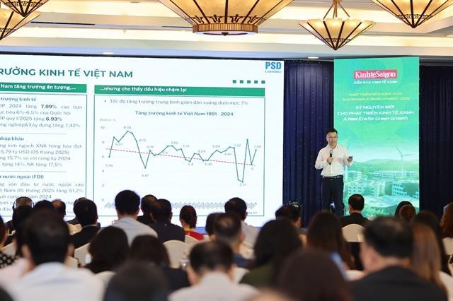 Seminar discusses opportunities, challenges for Việt Nams green growth in ‘fragmented world