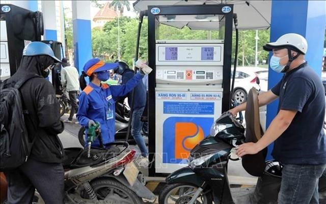 Retail petrol prices fall in September 25 adjustment session