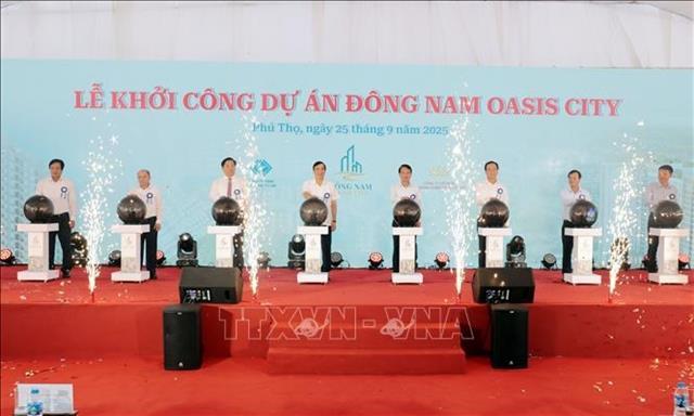 Phú Thọ breaks ground on Oasis City project
