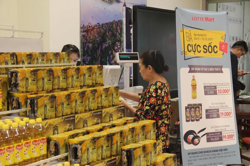 Lotte Mart unveils year-end promotion
