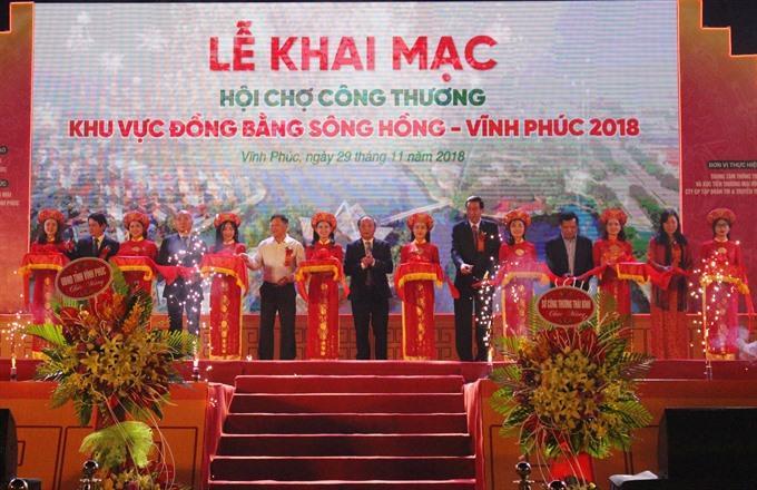 Red River Delta Industry and Trade Fair opens in Vinh Phuc