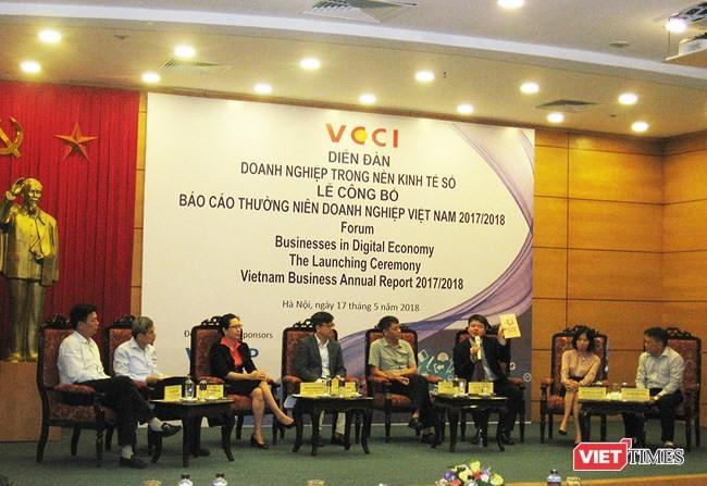 Forum spotlights business development in digital age