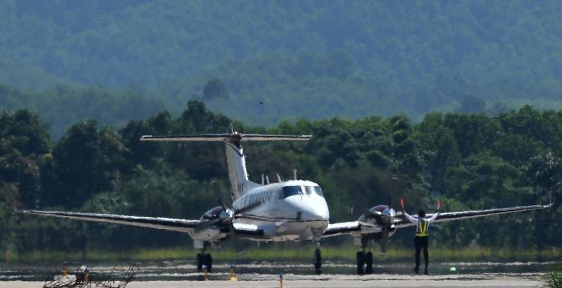 Van Don Airport receives first flight
