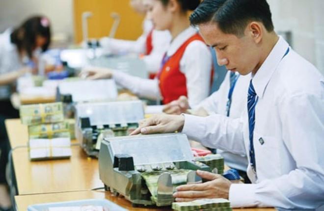 Central bank holds firm on plans to control credit growth and asks lenders to avoid risky sectors