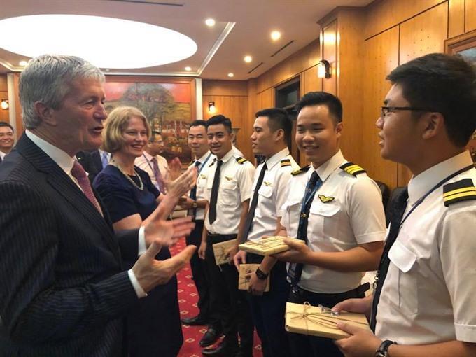 New Zealand Minister visits Vietnam Airlines