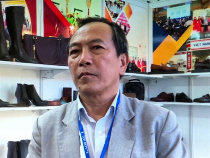 Footwear industry at technological crossroads