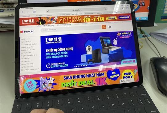 Year-end promotions heat up e-commerce market