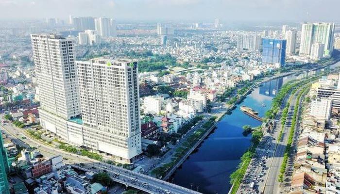 Central bank tightens lending for property sector