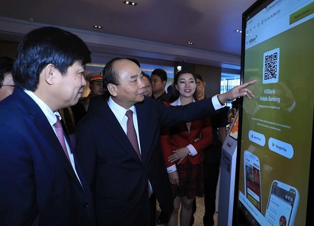 PM visits Vietnamese investment establishments in Myanmar