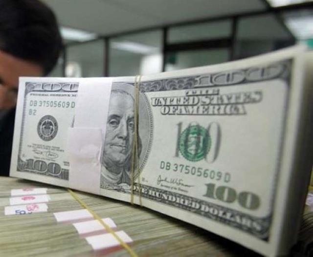 Viet Nams foreign reserves surge 2.5 times over 2015