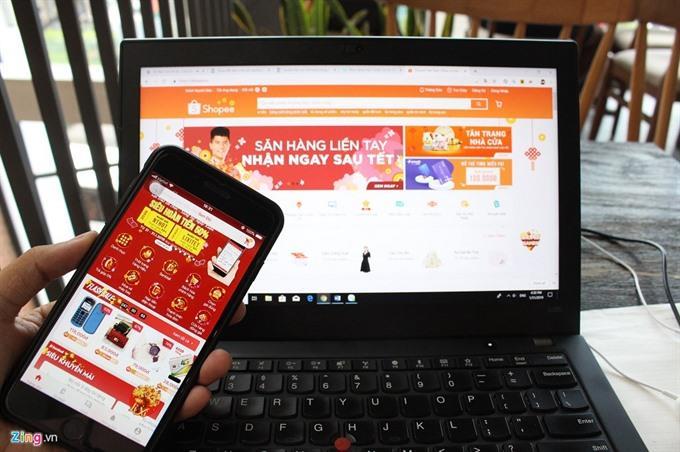 Online businesses bustle as Tet coming