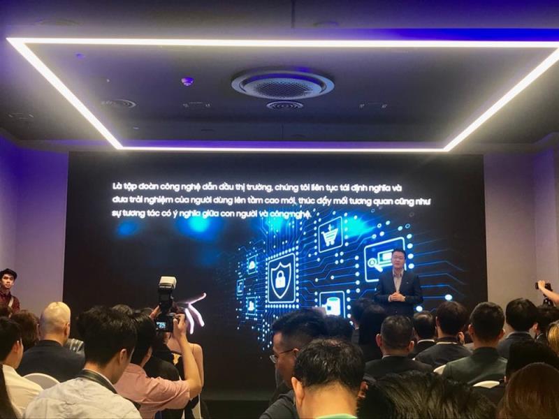 Samsung Vina launches product experience showroom in HCM City