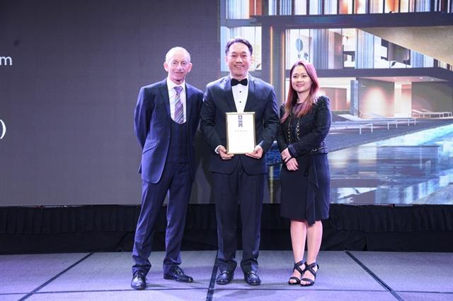 SonKim Land wins award