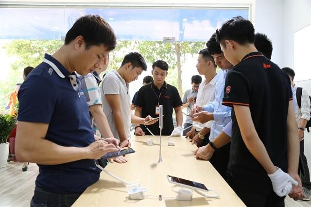 BKAV opens its first Bphone Store in Ha Noi