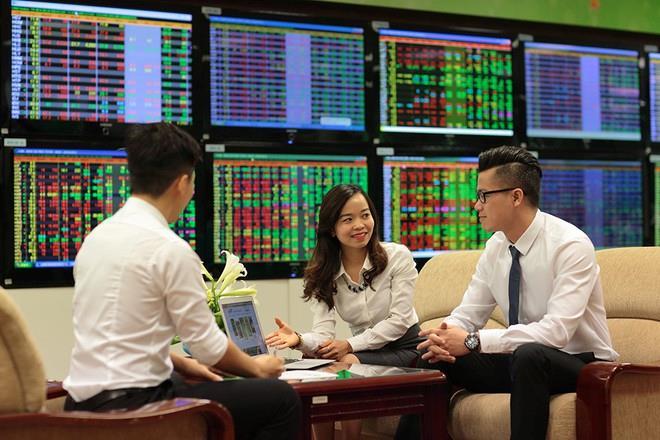 Its time to allow foreign firms to list in Việt Nam: experts