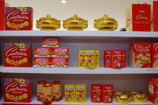 HCM City authorities, businesses secure adequate supply of Tet goods