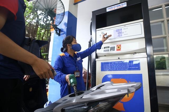 Dropping oil prices slam stocks