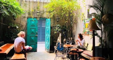 Airbnb services ordered to stop receiving new guests until April 15