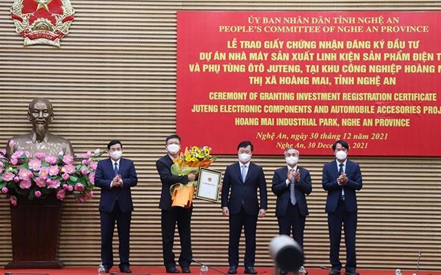 Nghe An grants investment licence to 200m electronic component project