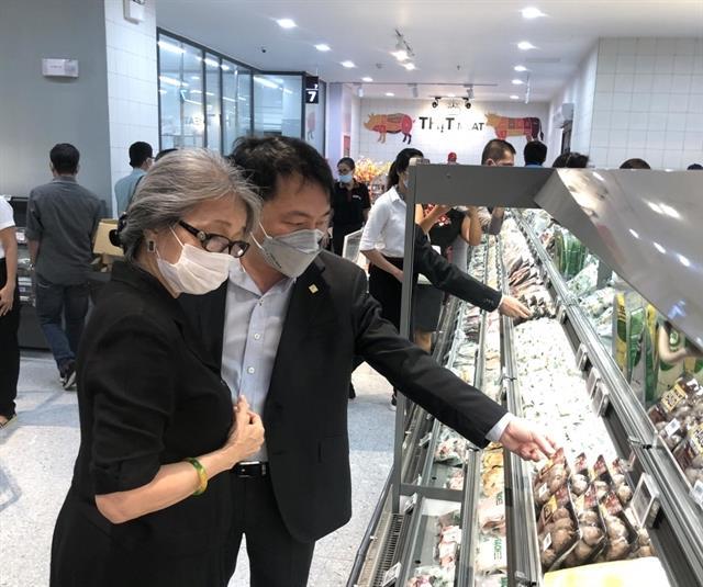 Domestic retailers strive to expand market share in 2021