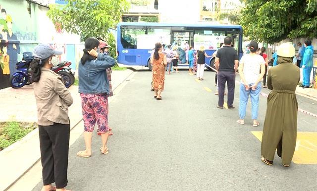 HCM City focuses on helping locals buy produce