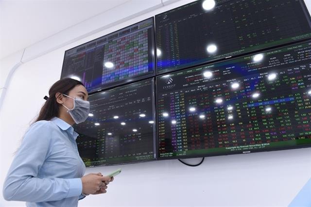 Enterprises rush to list on stock exchanges in early 2022