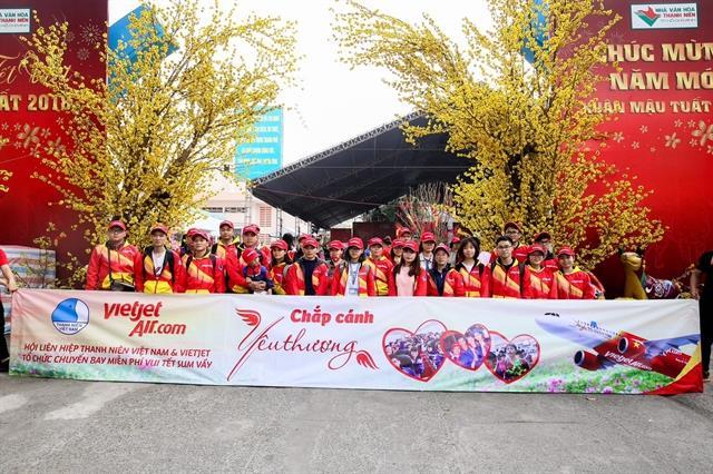 Vietjet offers workers two free flights to come back home to celebrate the Tet holiday