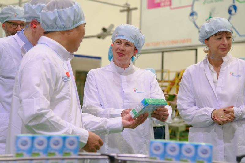 Dutch dairy company gets pat in the back from vice minister