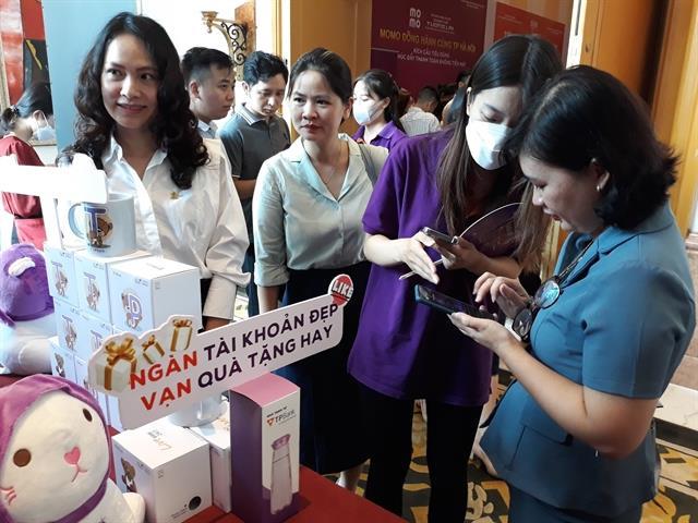 Cashless payment expands rapidly with e-commerce boom