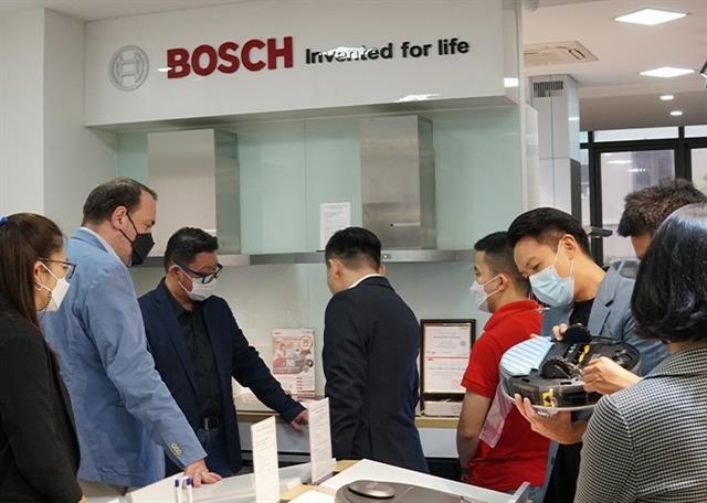 European stakeholders confidence in Viet Nams business environment declines slightly: EuroCham