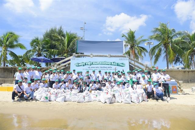 Coca Cola joins locals in Da Nang in For a Viet Nam without Waste programme