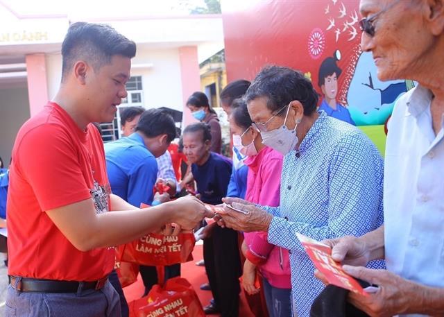 SABECOs Together We Make Tet campaign delivers gifts in Phu Yen