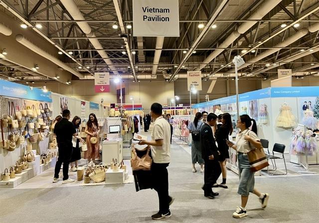 Ample room for trade cooperation remains between Việt Nam, Hong Kong