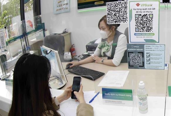 Experts call for institutional and policy reforms to unlock Viet Nams digital future